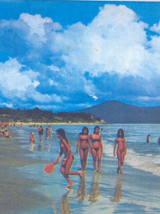 Fotos antigas revelam trajes vintage e vida pacata em praia famosa de Florianópolis